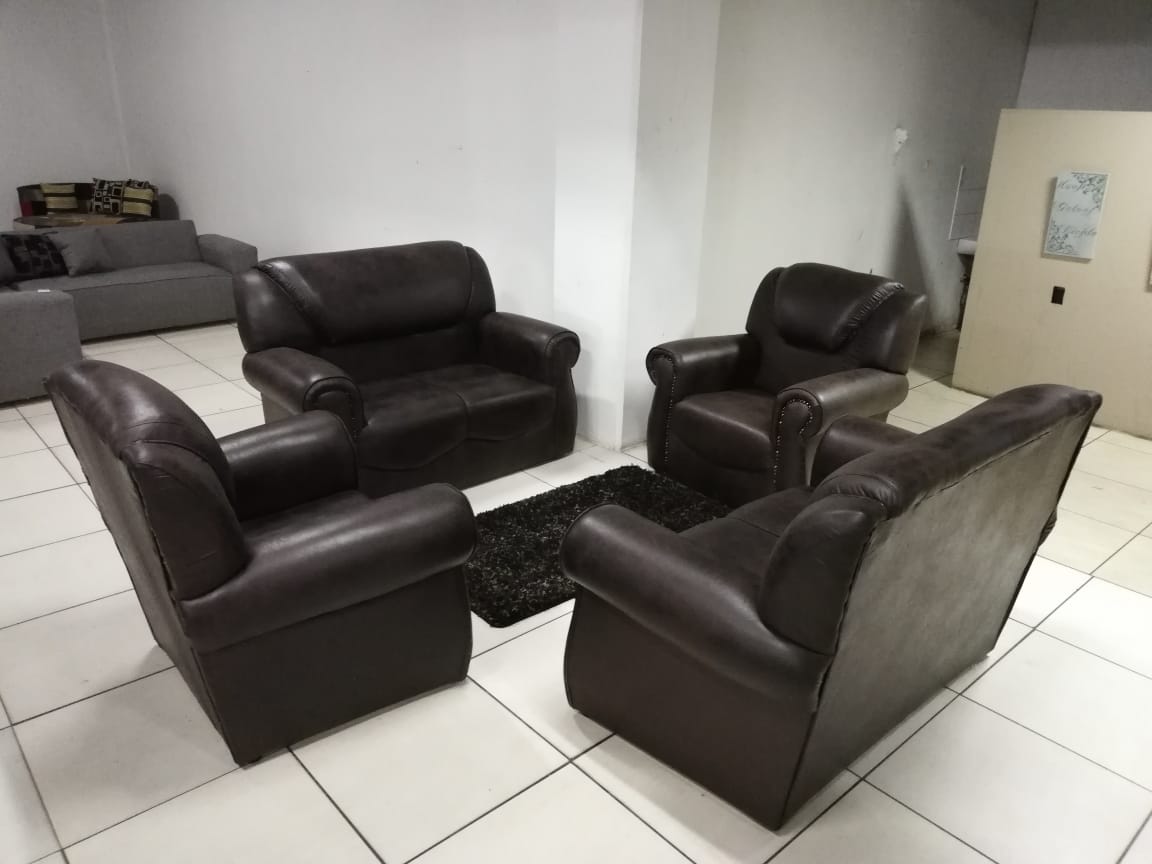 High-Back Lounge Suite - That Couch Place